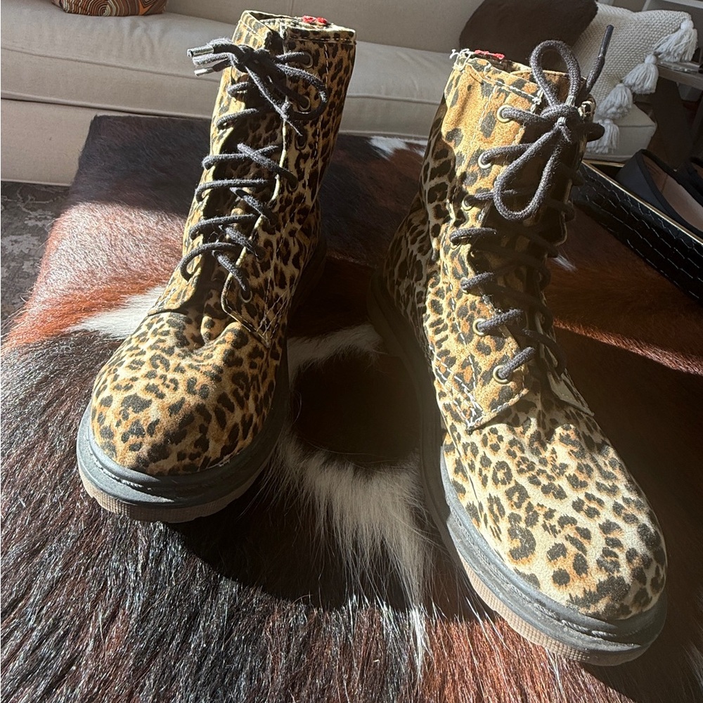 ARIZONA ANIMAL PRINT COMBAT BOOTS - SZ 7